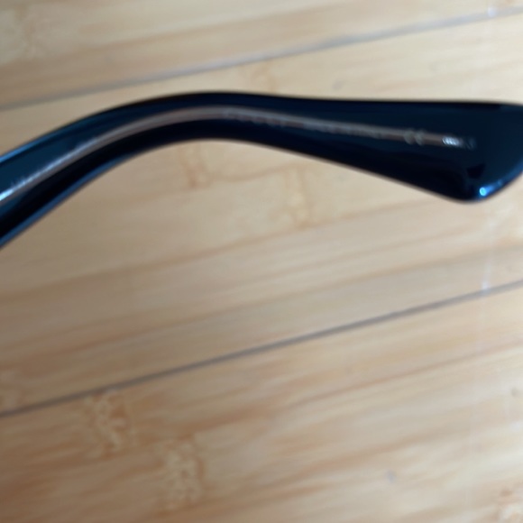 Women Authentic Black Gucci Sunglasses Excellent Condition Hardly Worn - Picture 9 of 11